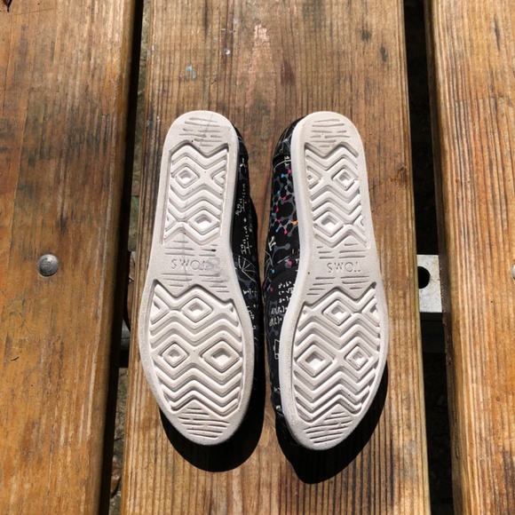 TOMS Slip-On Shoe with Science Print - Picture 4 of 4